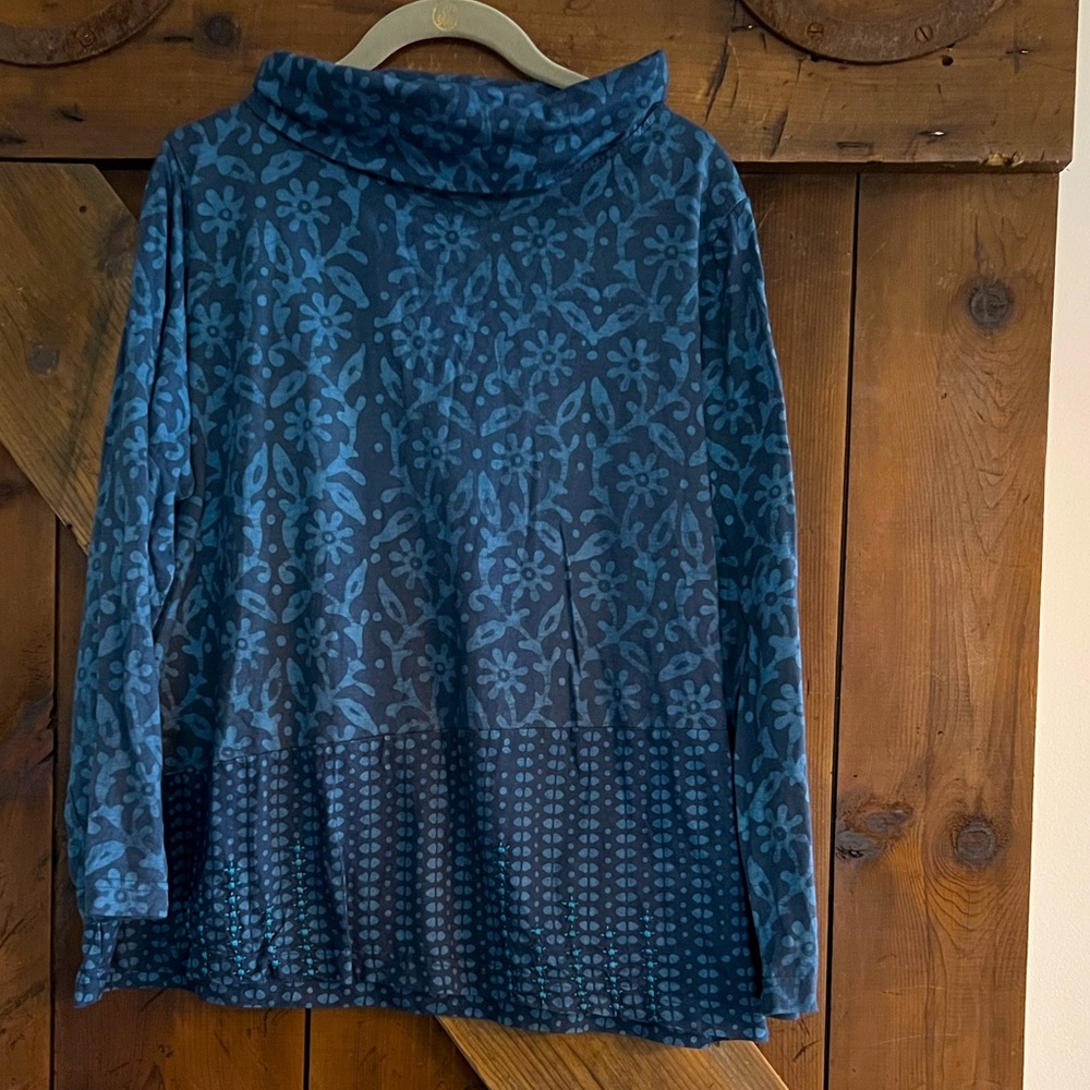 Marketplace Handiwork of India Blue Turtleneck Top